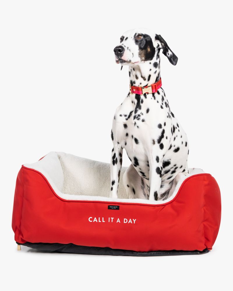 新作kate spade CALL IT A DAY 大きめ犬用ベッド Amazon.com : kate spade new york Fancy Dog Bed - 27