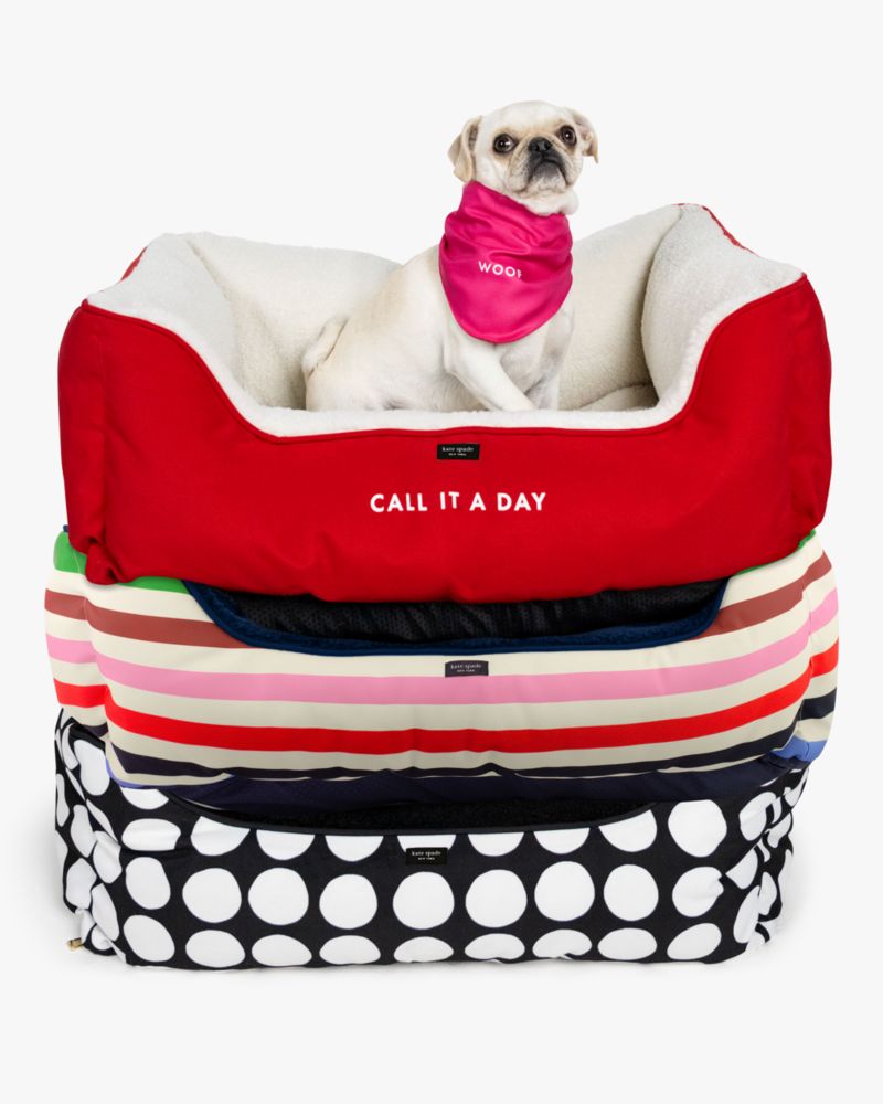 新着ケイトスペード　ペット　ベッド大型 Amazon.com : kate spade new york Fancy Dog Bed, 27
