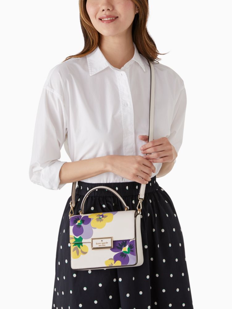 【Kate Spade】SALE★Reegan パテント スモールショルダーバッグ Reegan Pansy Toss Top Handle Crossbody | Kate Spade Outlet