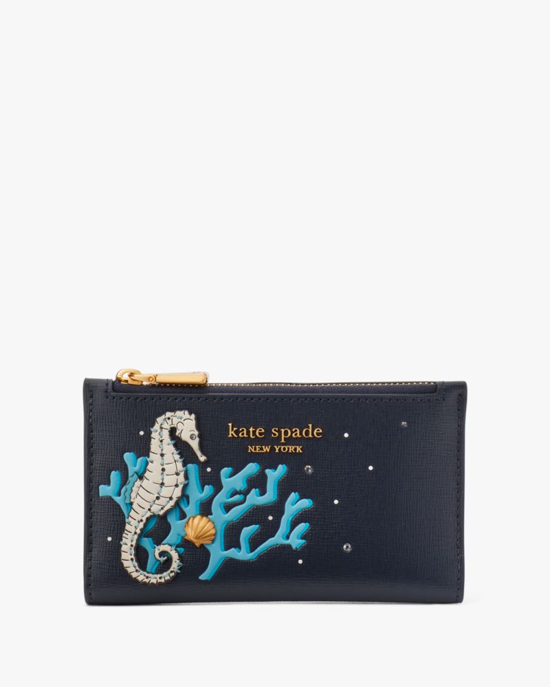 Kate Spade,ワット ザ シェル エンベリッシュ スモール スリム バイフォールド ウォレット,全てのアウトレット,ブレザーブルーマルチ