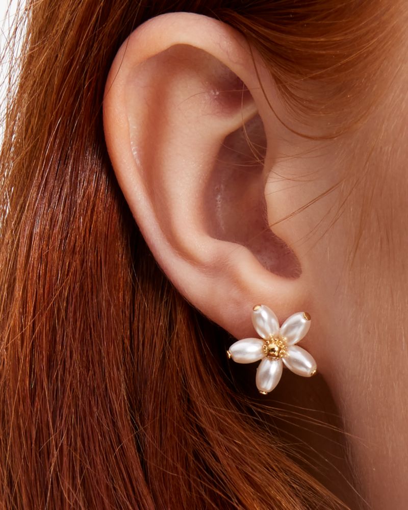 Fresh Squeeze Pearl Flower Studs