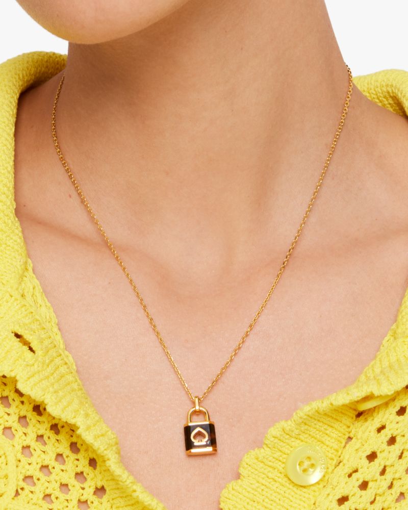 Kate Spade,Lock And Spade Mini Pendant,