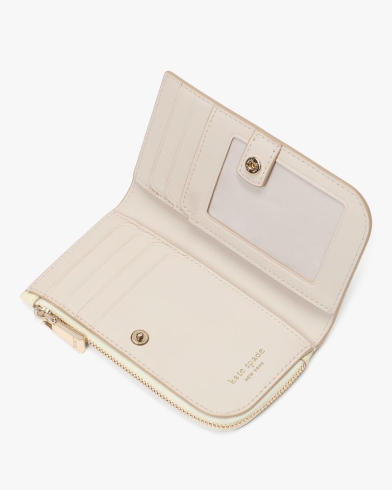 Kate Spade,Devin Small Bifold Wallet,Leather,Bi Fold,Faux Leather,Metal,Logo,Sustainable,Scratch Resistant,Casual,