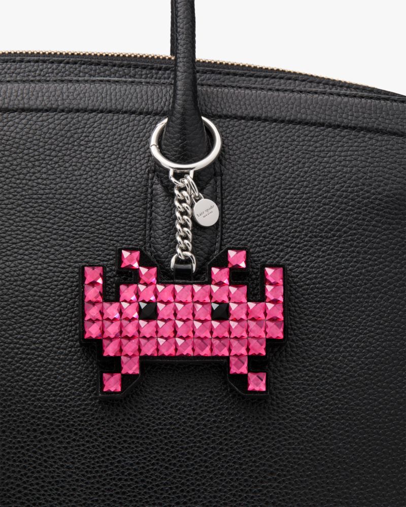 Kate Spade,スペース インベーダー × ケイト・スペード ニューヨーク エンベリッシュド バッグ チャーム,その他小物,ピンクマルチ
