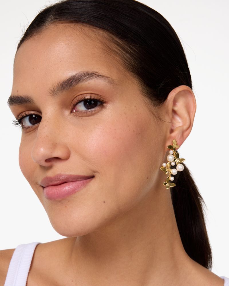 Kate Spade,オール ア フラッター ステートメント リニア ピアス,ジュエリー,クリーム/ゴールド