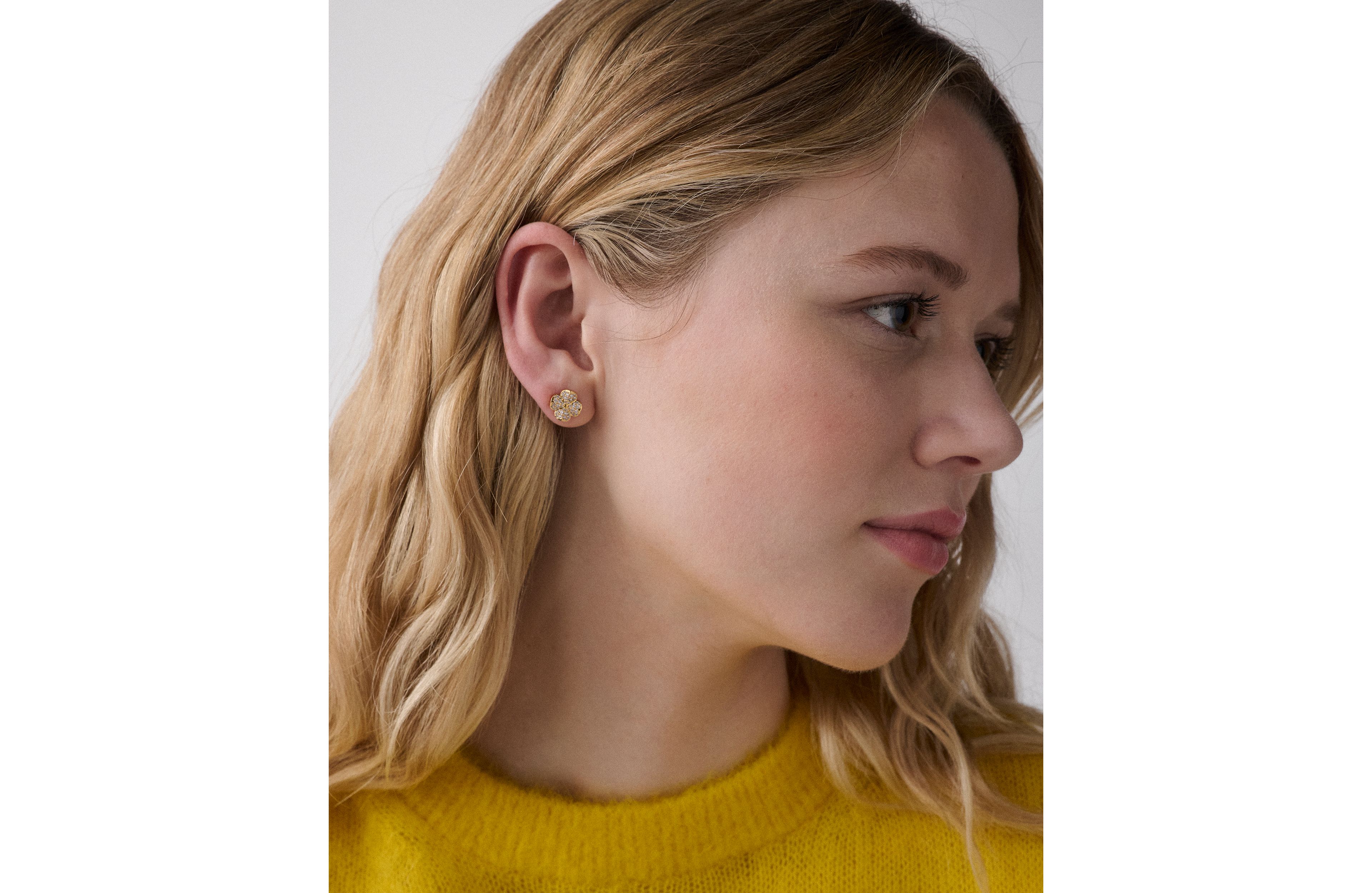 Spade Flower pave studs