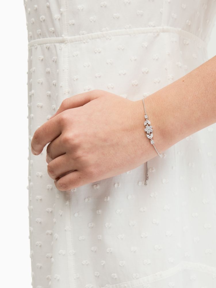 Kate Spade,Gleaming Gardenia Flower Slider Bracelet,bracelets,Clear/Silver