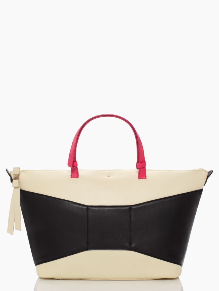 Willow Place Hollyanne, , Product