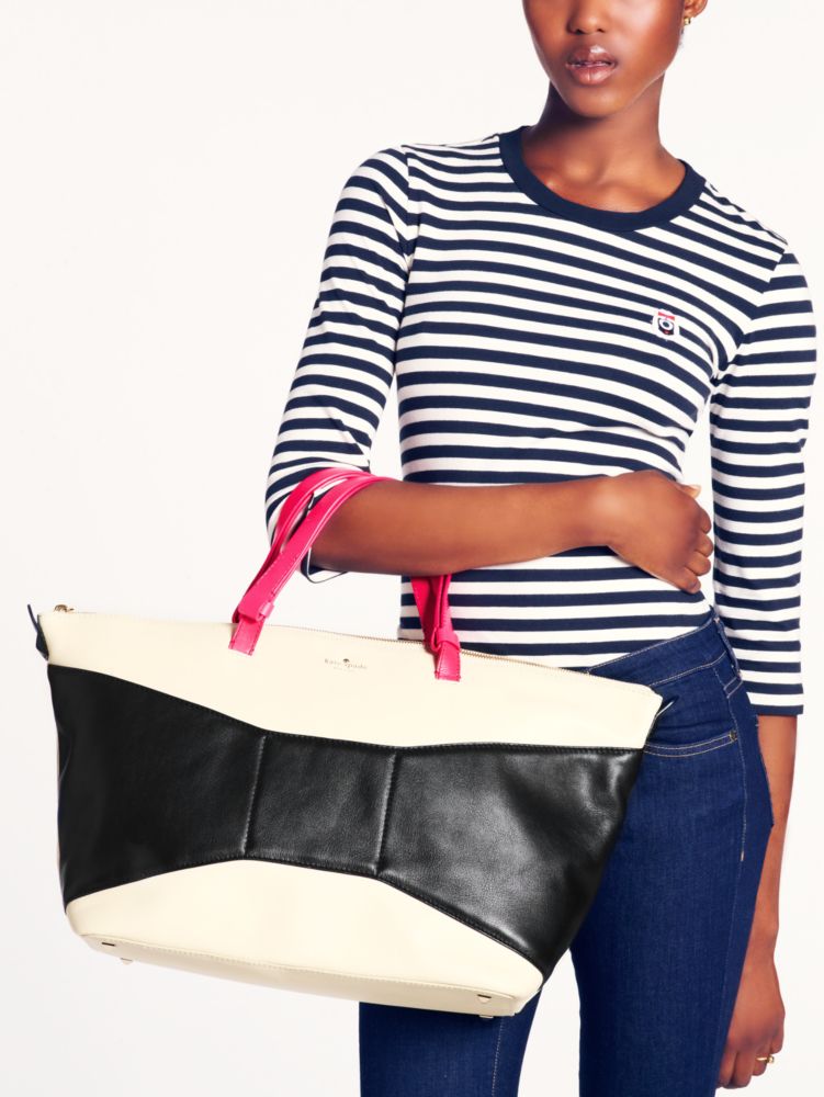 Willow Place Hollyanne, , Product