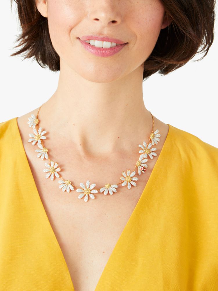 Daisy statement necklace sale