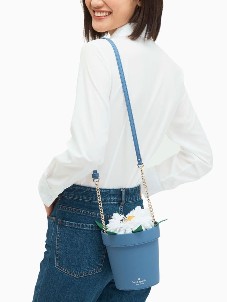 Kate spade blue purse with online flowers